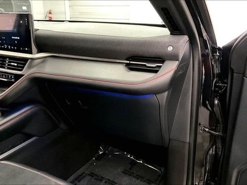 Used 2025 Ford Explorer ST AWD/4WD image 19