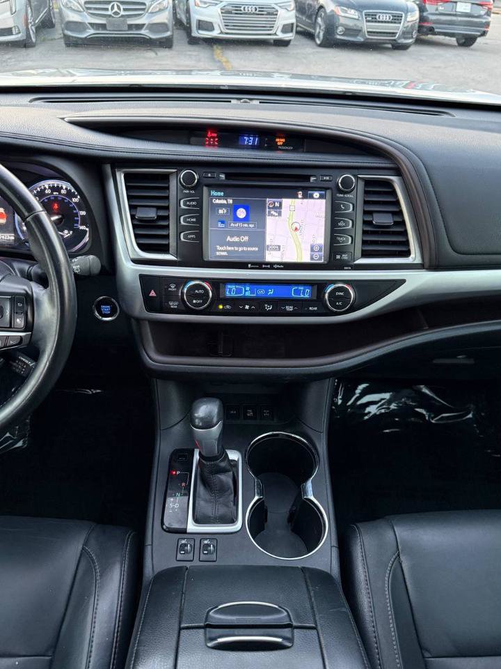 Used 2017 Toyota Highlander XLE AWD/4WD image 48