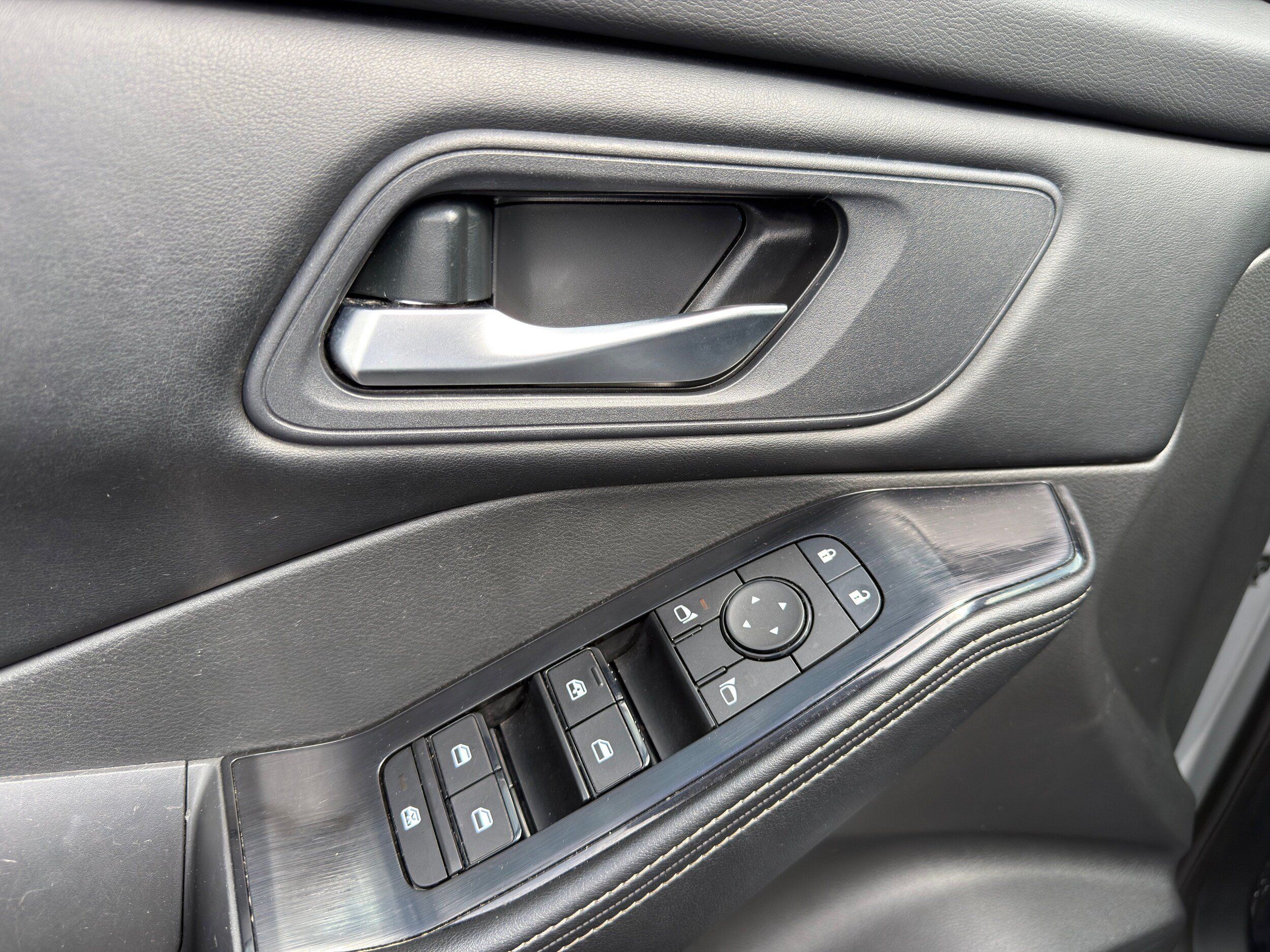 Used 2024 Nissan Rogue SV AWD/4WD image 24