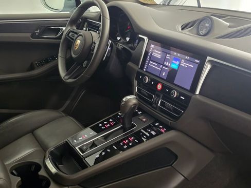 Certified 2024 Porsche Macan GTS w/ Premium Plus Package AWD/4WD image 30