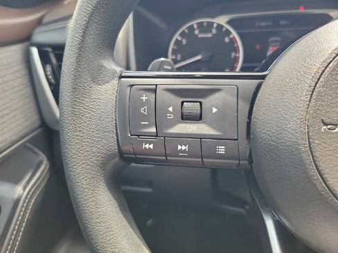 Certified 2023 Nissan Rogue SV FWD image 25