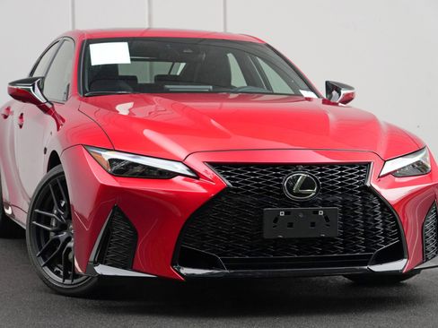 Used 2023 Lexus IS 500 RWD image 4