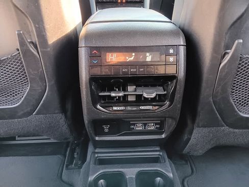 Used 2021 Jeep Grand Cherokee L Laredo w/ Luxury Tech Group I image 20