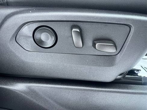 Used 2024 Chevrolet Silverado 2500 High Country w/ Technology Package image 35