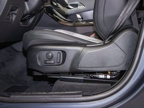 Used 2026 Land Rover Range Rover Velar Dynamic SE image 15