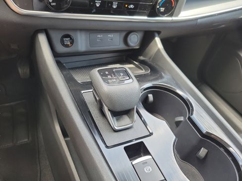Used 2024 Nissan Rogue S AWD/4WD image 30