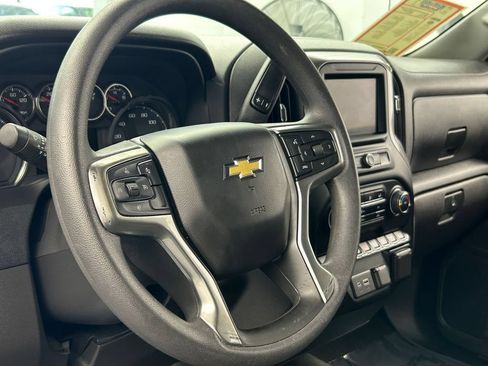 Used 2022 Chevrolet Silverado 1500 Custom w/ Safety Confidence Package RWD image 16