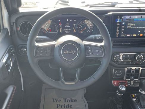 Certified 2025 Jeep Gladiator Rubicon image 24