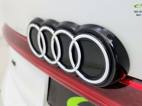 Used 2025 Audi A6 e-tron Premium Plus w/ Premium Plus RWD image 16