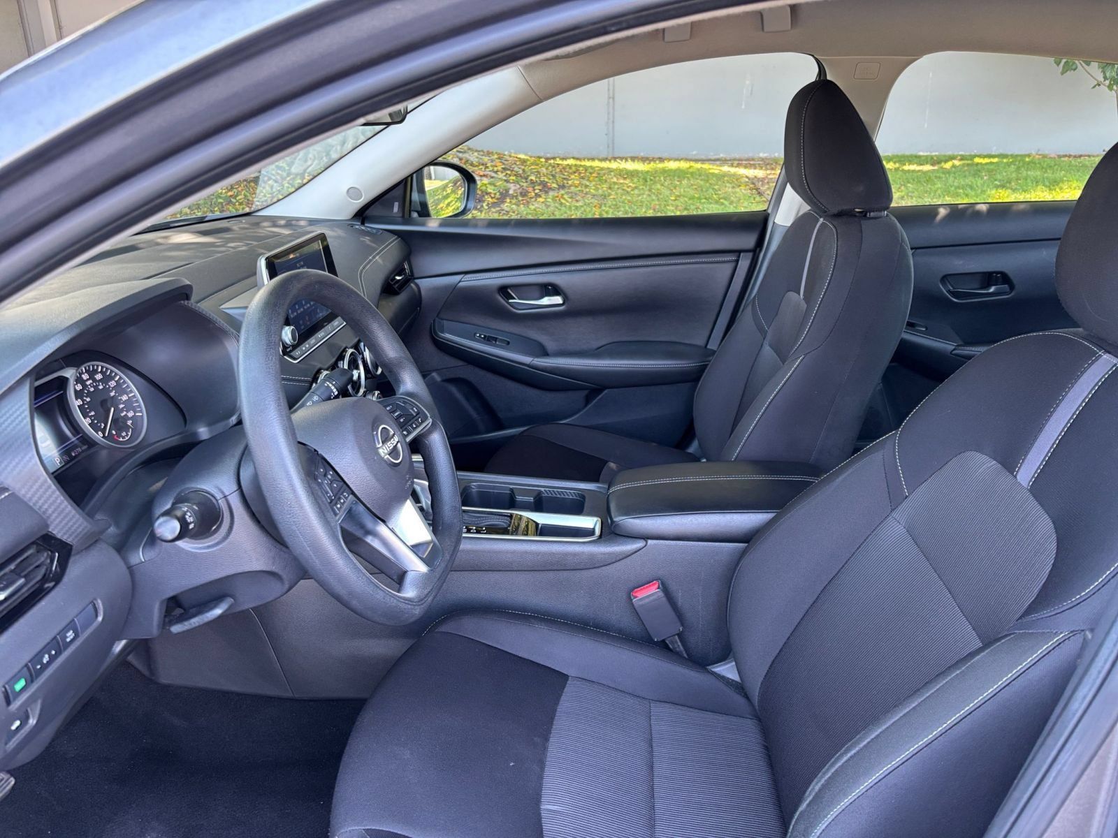 Used 2025 Nissan Sentra SV FWD image 24