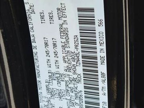 Certified 2025 Toyota Tacoma SR5 AWD/4WD image 22