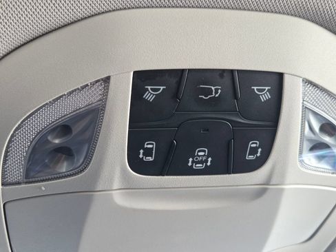 Certified 2018 Chrysler Pacifica Touring-L Plus FWD image 17