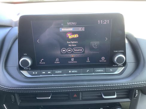 Used 2023 Nissan Rogue S image 15