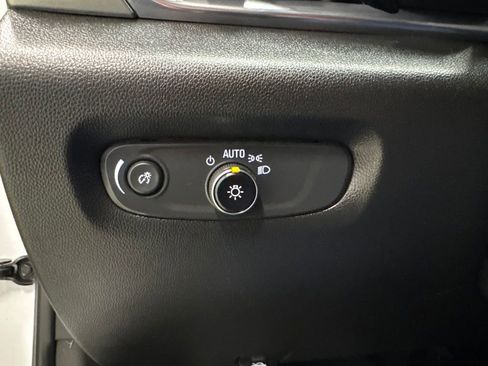 Used 2022 Chevrolet Traverse LT AWD/4WD image 33
