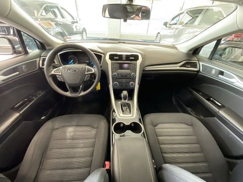 Used 2016 Ford Fusion SE image 8