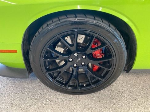 Used 2015 Dodge Challenger SRT Hellcat image 10