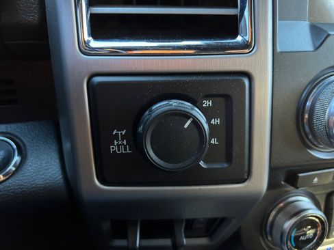 Used 2017 Ford F350 Platinum w/ Platinum Ultimate Package image 30