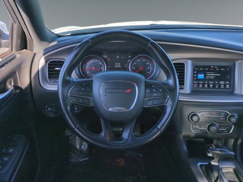 Used 2022 Dodge Charger SXT image 12