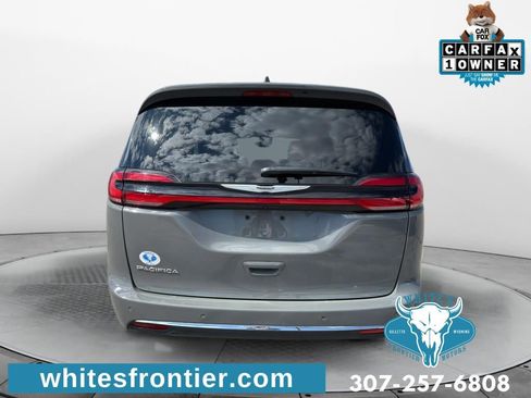 Used 2025 Chrysler Pacifica Select FWD image 6