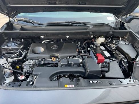 Used 2025 Toyota RAV4 XLE AWD/4WD image 28