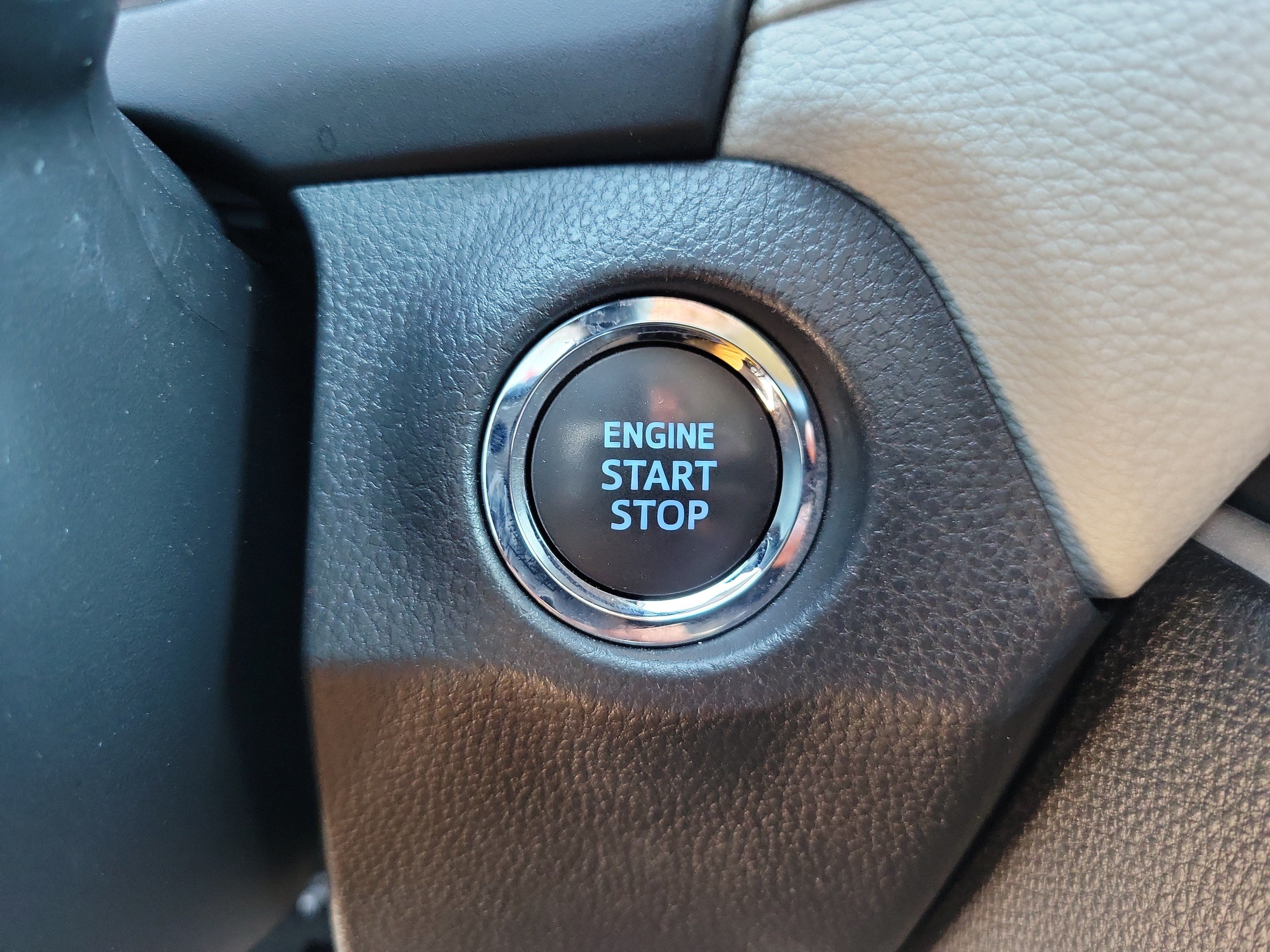 Used 2022 Toyota RAV4 XLE AWD/4WD image 20