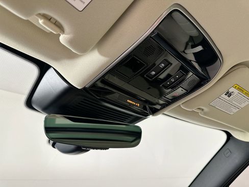 New 2025 Land Rover Range Rover SE image 22