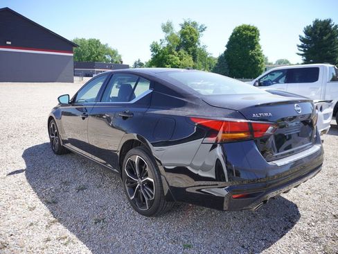 Used 2023 Nissan Altima 2.5 SR w/ SR Premium Package AWD/4WD image 5