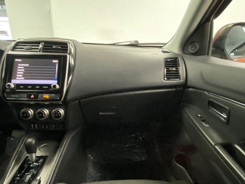 Used 2020 Mitsubishi Outlander Sport ES image 24