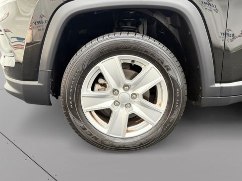 Used 2022 Jeep Compass Latitude AWD/4WD image 14