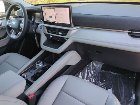 New 2026 Ford Explorer Active AWD/4WD image 22