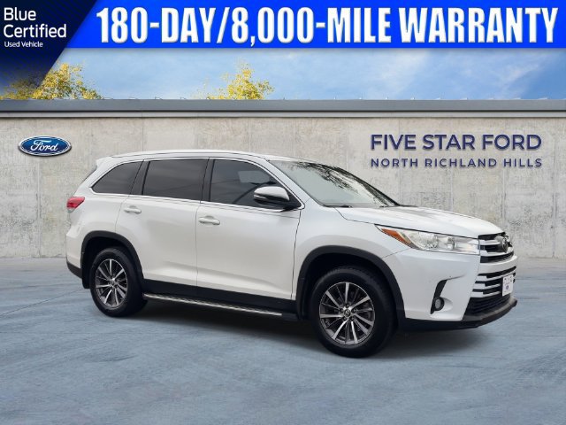 Used 2019 Toyota Highlander XLE FWD image 2