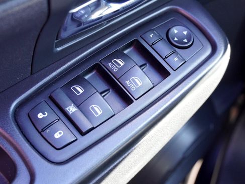 Used 2011 Jeep Liberty Sport image 16