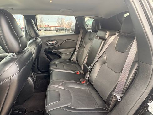 Used 2023 Jeep Cherokee Altitude Lux image 7