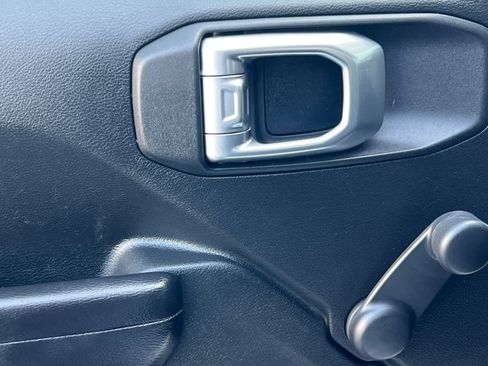 Used 2019 Jeep Wrangler Sport image 13