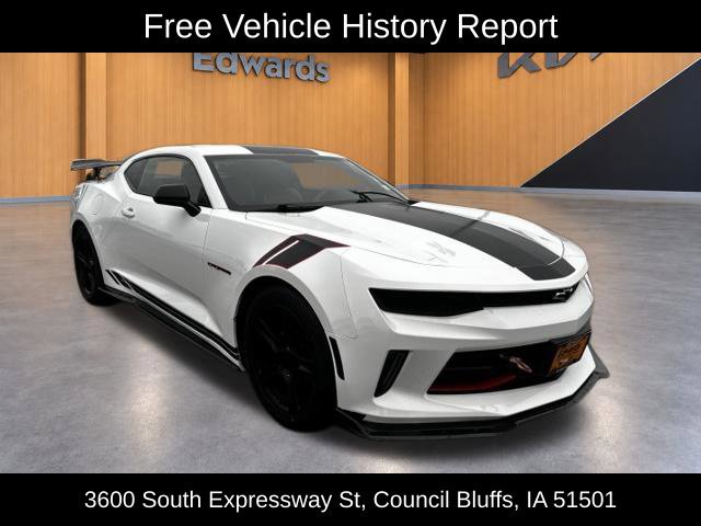 Used 2017 Chevrolet Camaro LT RWD image 3