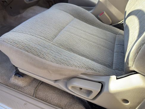 Used 1998 Nissan Frontier XE image 14