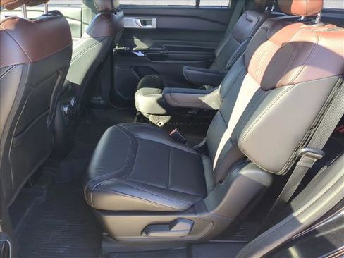 Used 2022 Ford Explorer Platinum w/ Equipment Group 601A image 21