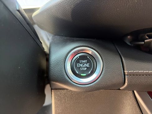 Used 2023 Buick Envision Essence FWD image 31