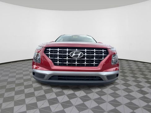 Certified 2022 Hyundai Venue SEL w/ Cargo Package image 2