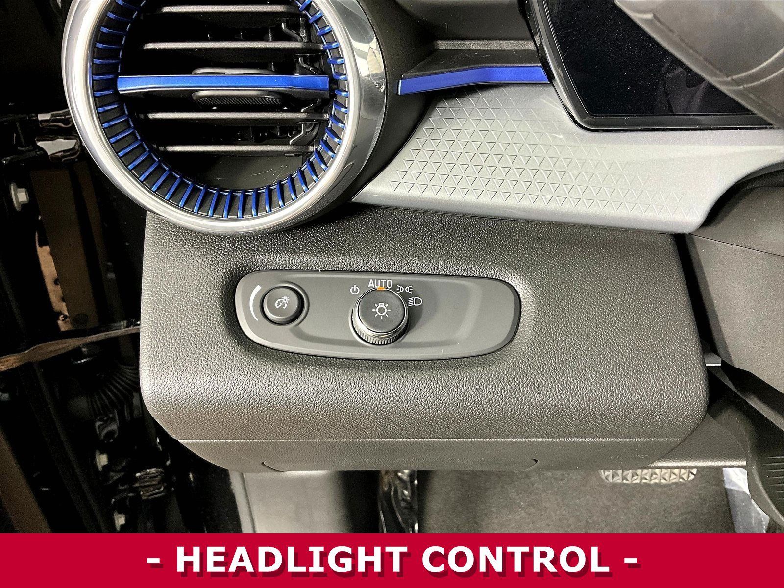 Used 2026 Chevrolet Trax LT FWD image 36