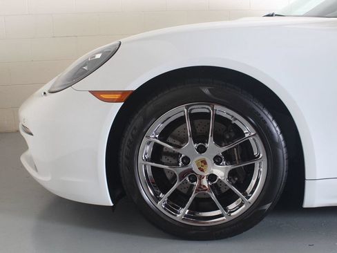 Used 2022 Porsche 718 Cayman RWD image 13