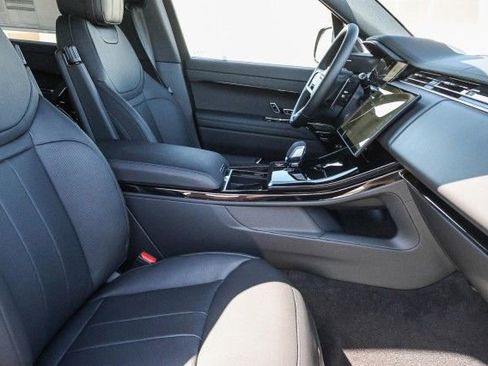 New 2025 Land Rover Range Rover Sport SE image 12