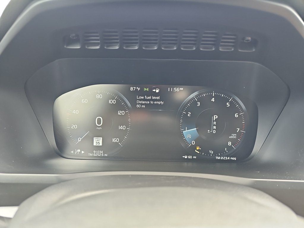 Used 2018 Volvo XC90 T6 Momentum w/ Convenience Package AWD/4WD image 19