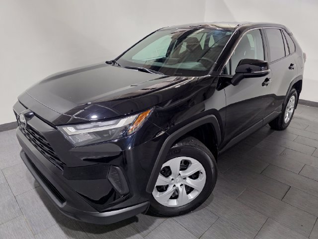 Used 2023 Toyota RAV4 LE AWD/4WD image 1