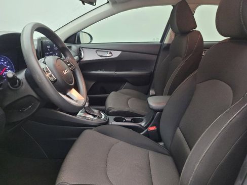 Used 2024 Kia Forte LXS w/ LXS Technology Package FWD image 17