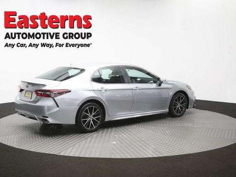 Used 2021 Toyota Camry SE w/ Carpet Mat Package (TMS) FWD image 41