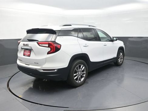 Used 2024 GMC Terrain SLT AWD/4WD image 8
