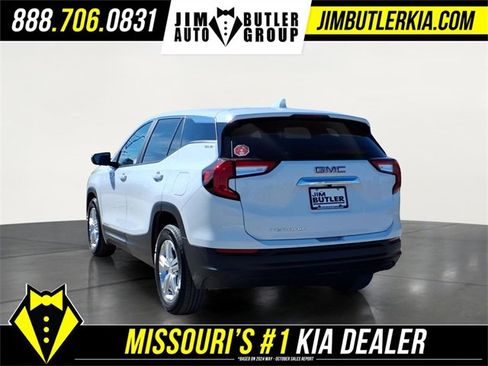Used 2024 GMC Terrain SLE image 4