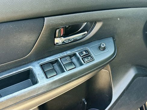 Used 2014 Subaru Crosstrek 2.0i Premium image 16