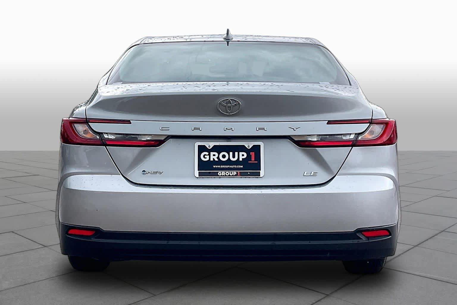 Used 2025 Toyota Camry LE FWD image 5